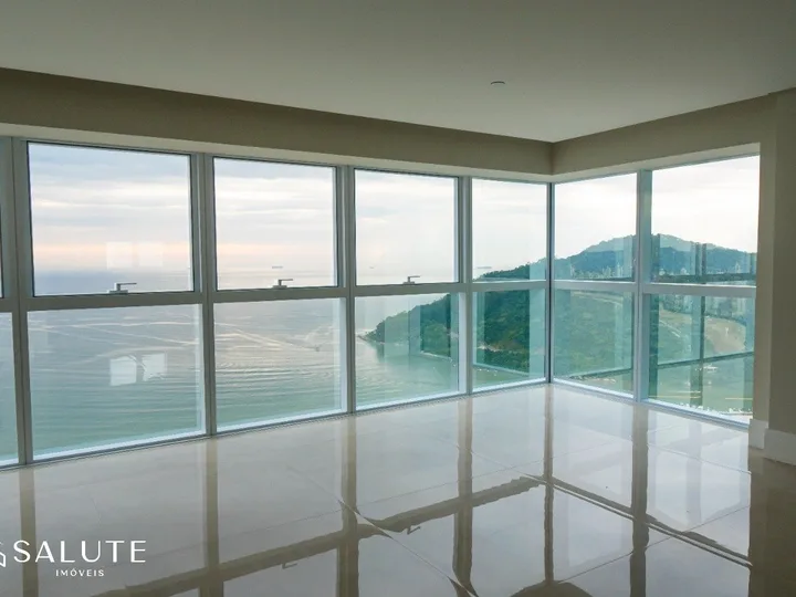 Apartamento Frente Mar de Alto Padrão