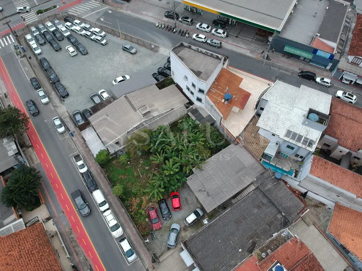 Terreno à venda no Centro