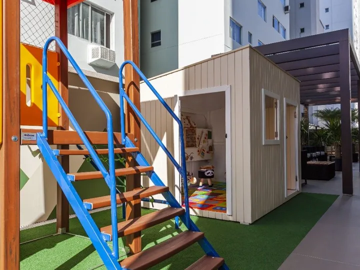 Apartamento á Venda com 4 Suítes no Centro