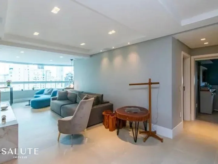 Apartamento aluguel anual 3 suítes no Pioneiros
