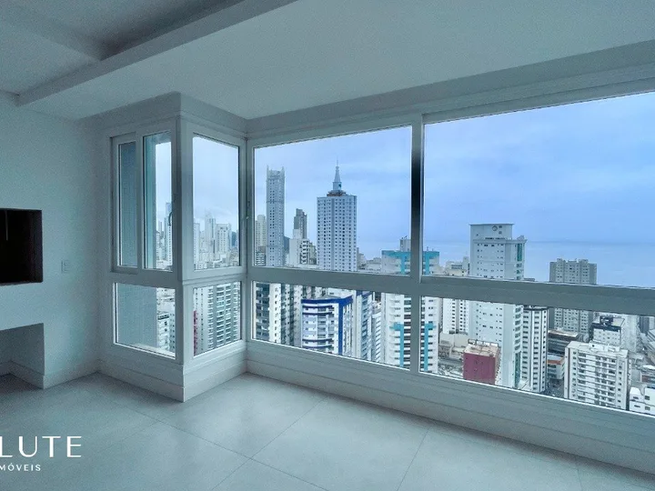 Apartamento à venda com 3 suítes no Centro