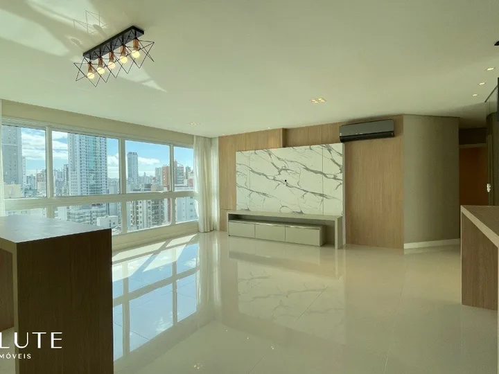 Apartamento aluguel anual com 4 dormitórios Centro