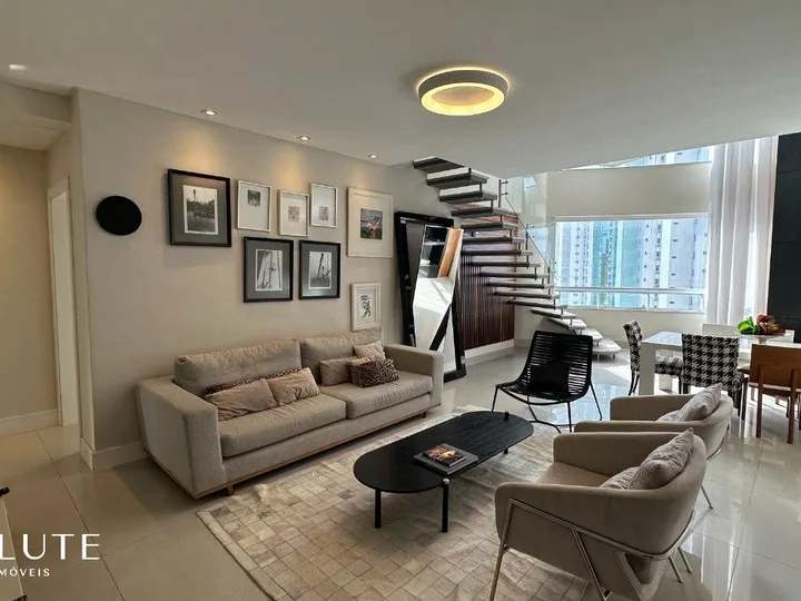 Apartamento à venda com 3 suítes na Barra Sul