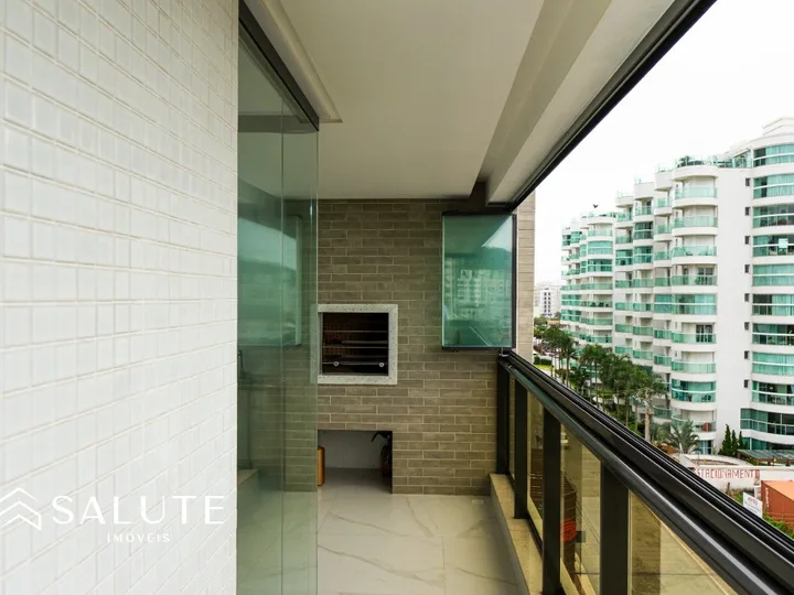 Apartamento à venda com 3 suítes na Praia Brava