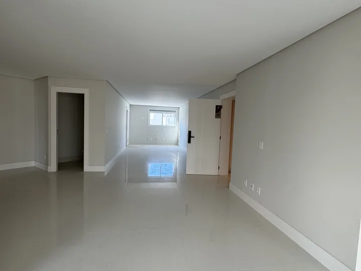 Apartamento à venda 3 suítes no Centro