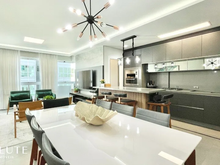 Apartamento à venda com 3 suítes no Centro