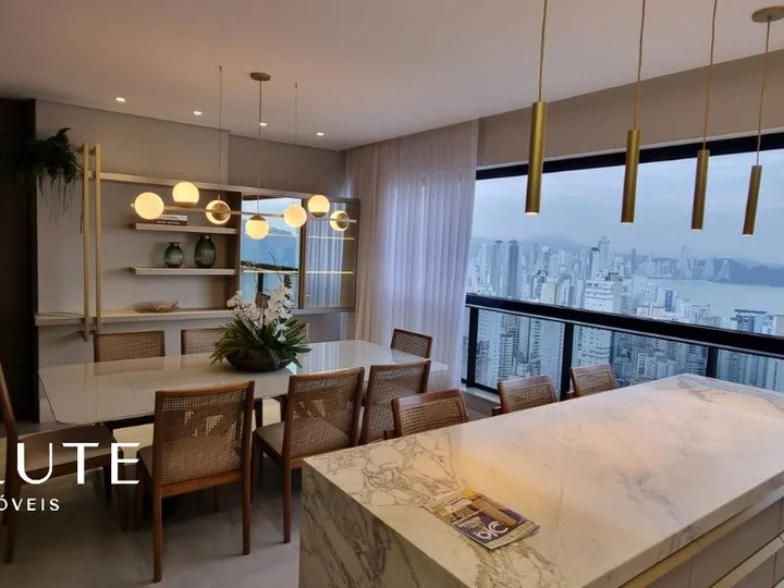 Apartamento á venda 4 Dormitórios na Barra Sul