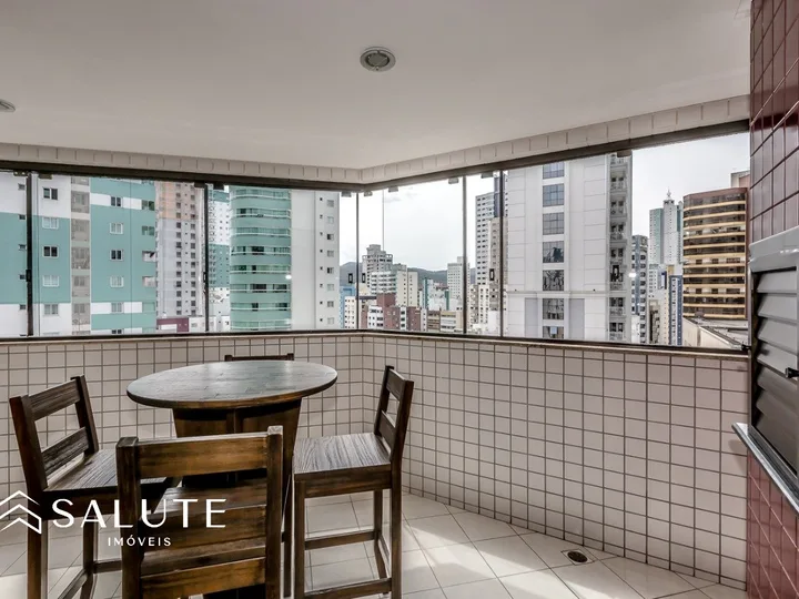 Apartamento com 2 dormitórios sendo 1 suíte