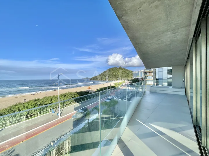 Apartamento à venda 4 suítes na Praia Brava
