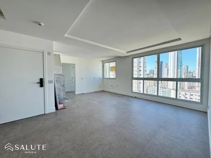 Apartamento à venda com 4 suítes no Centro