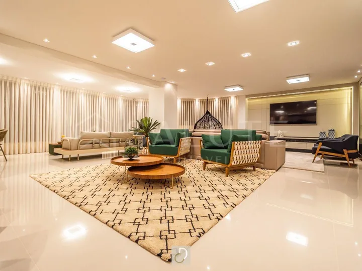 Apartamento à venda 4 suítes no Centro