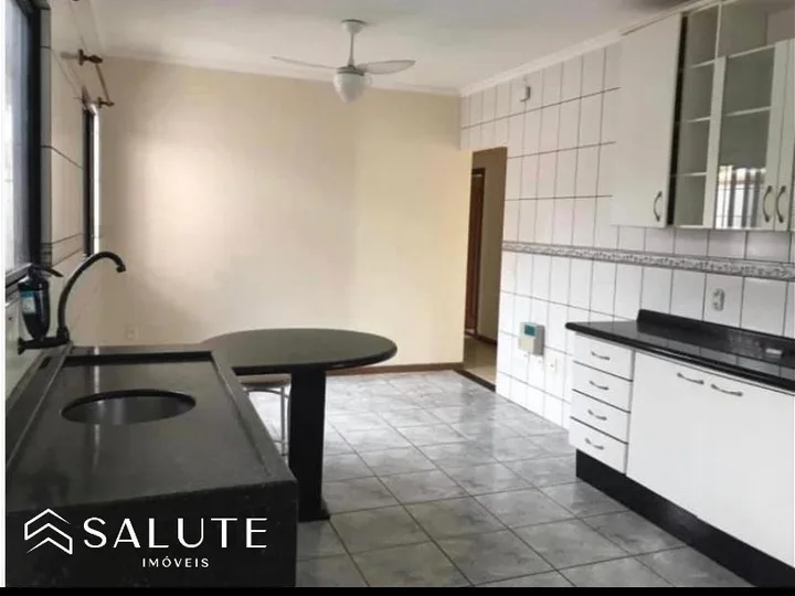 Casa à venda com 3 dormitórios na Barra Sul