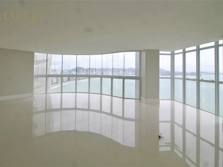 Apartamento à venda com 4 Suítes na Barra Sul