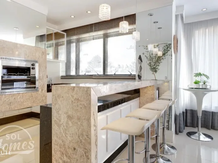 Apartamento à venda com 3 suítes no Centro