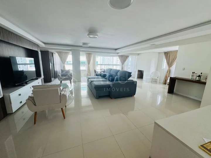 Apartamento à venda 4 dormitórios no Centro