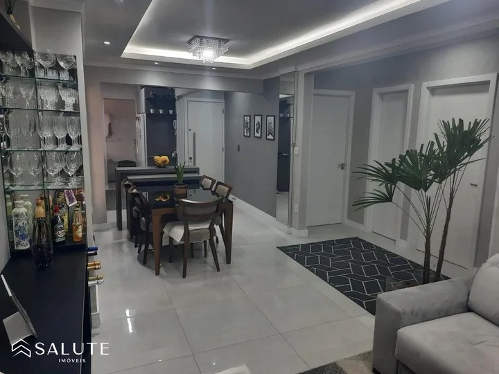 Apartamento à venda com 3 dormitórios no Centro
