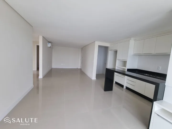Apartamento à venda com 3 suítes em Navegantes