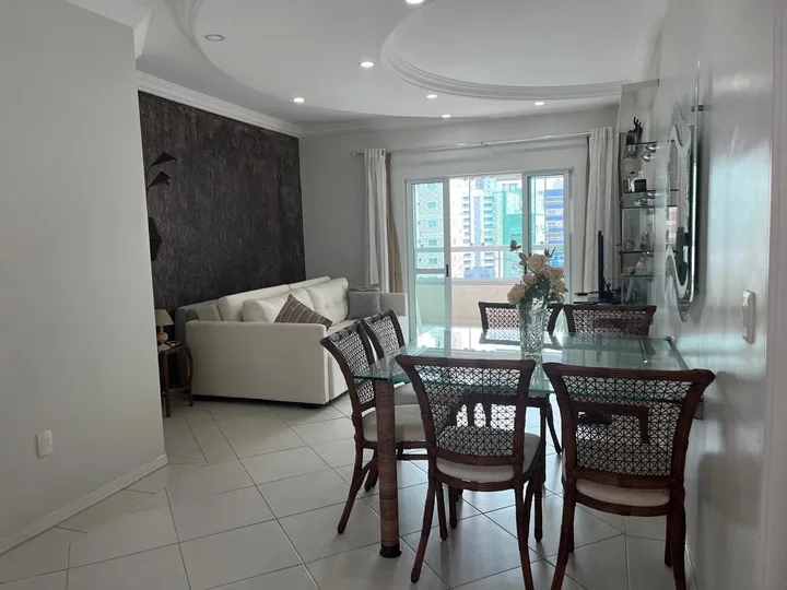 Apartamento à venda 2 dormitórios Barra Sul.