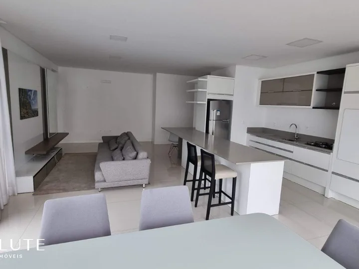 Apartamento à venda com 3 suítes na Barra Sul