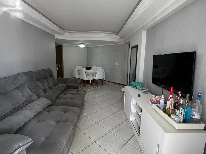 Apartamento à venda com 3 dormitórios na Barra Sul