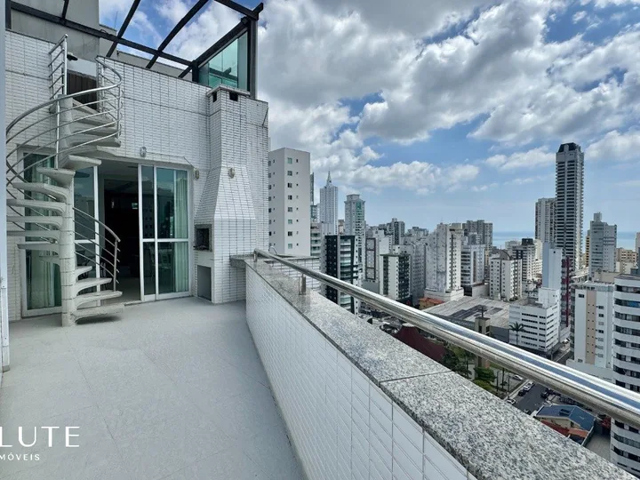 Cobertura aluguel anual 5 suítes no Centro.