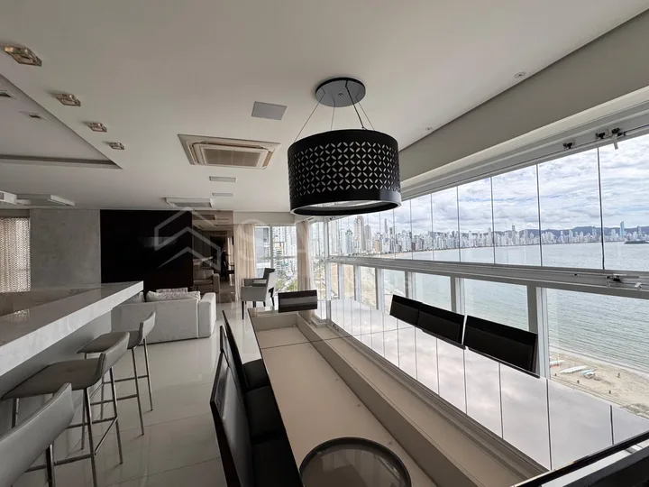 Apartamento aluguel anual 4 suítes na Barra Sul