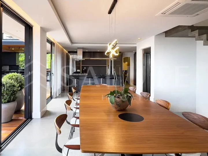 Casa em Condomínio à venda 4 suítes na Barra