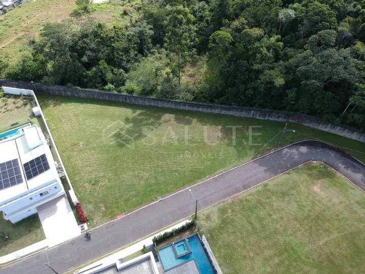 Terreno á Venda com 1.271 m² de área total