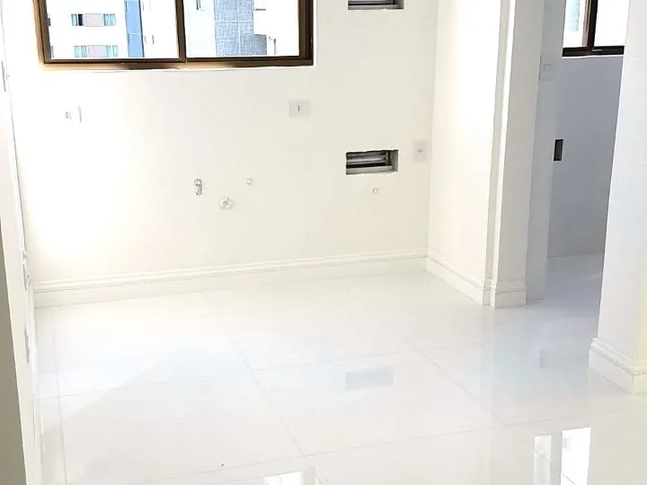 Apartamento a venda com 3 suítes na Barra Sul