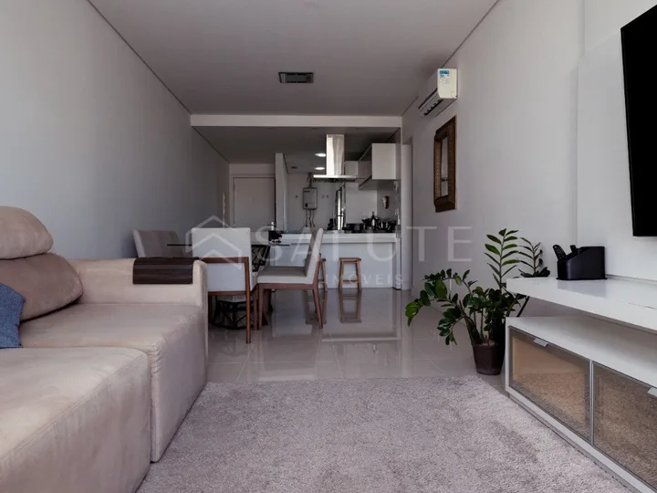 Apartamento locação anual 3 suítes Praia Brava