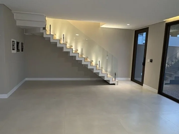 Casa germinada à venda com 3 suítes na Barra