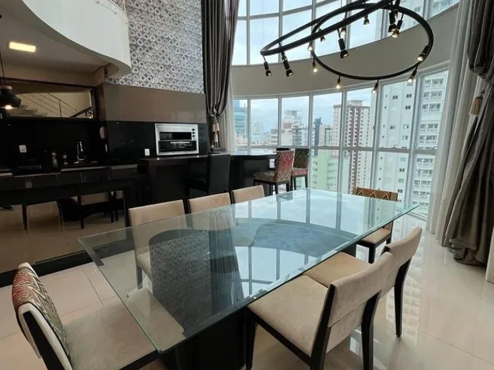 Apartamento á venda 4 suítes na Barra Sul