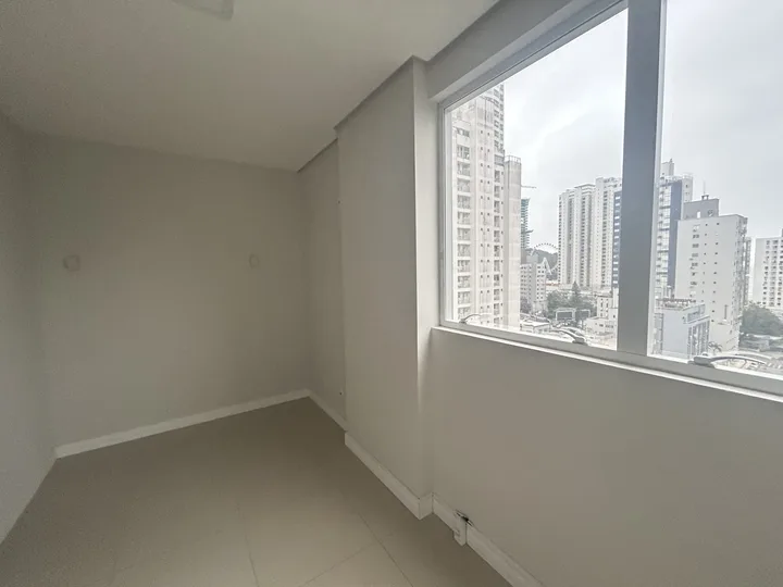 Sala Comercial aluguel anual 43 m² em Balneário Camboriú