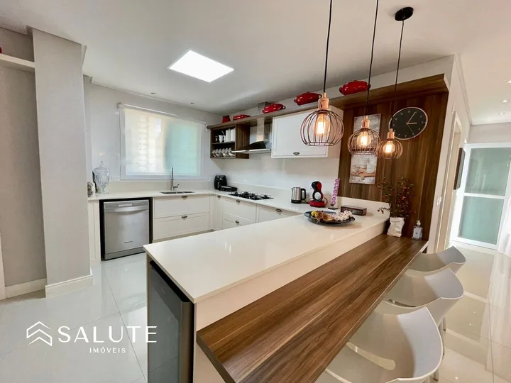 Apartamento Alto Padrão com 4 dormitórios.
