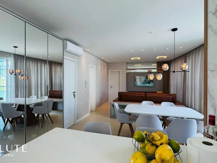 Apartamento à Venda 3 suítes no Centro