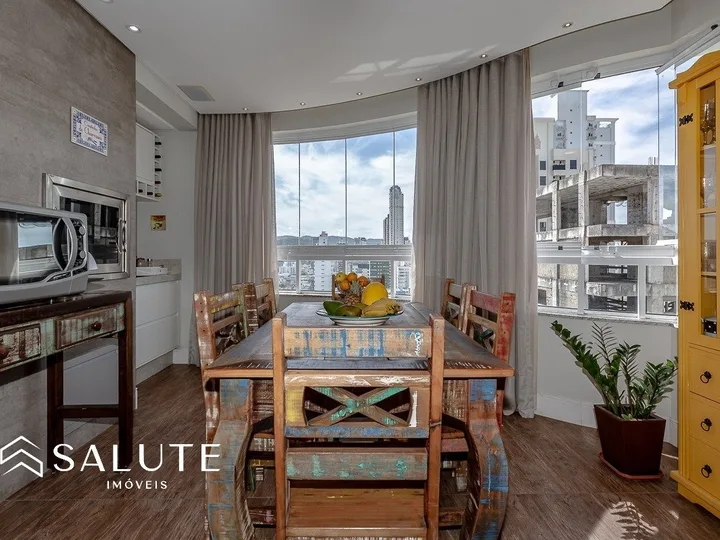 Apartamento a venda com 3 suítes na Barra Sul