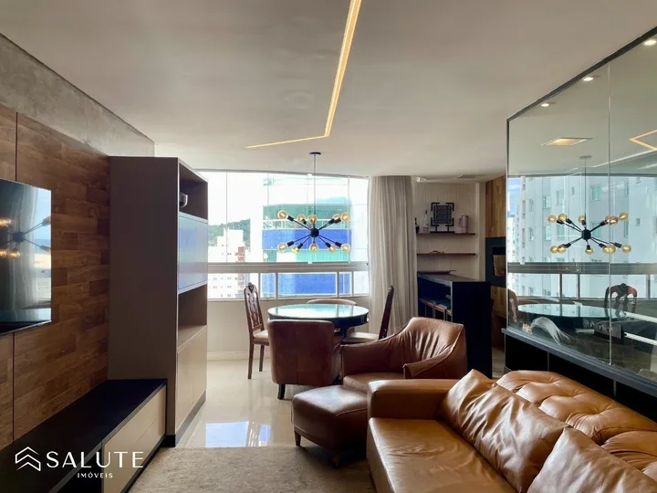 Apartamento à venda com 2 suítes na Barra Sul