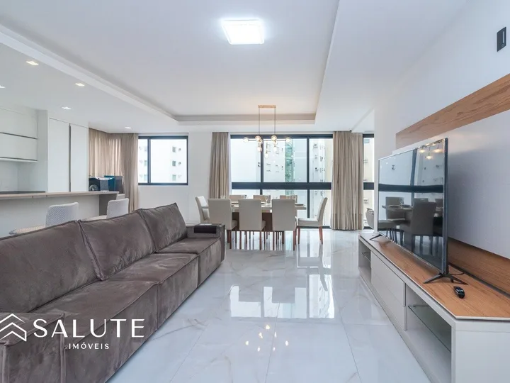 Apartamento 3 suítes.