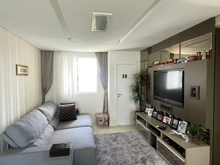 Apartamento á venda com 3 Dormitórios no Pioneiros
