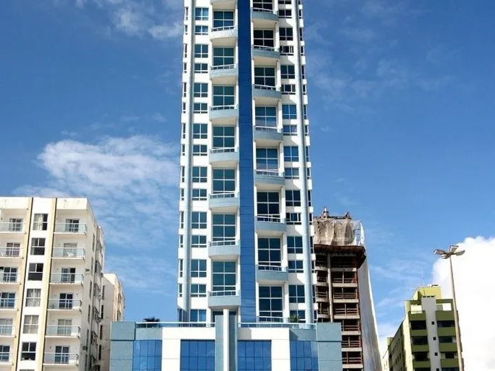 Apartamento 3 suítes frente mar