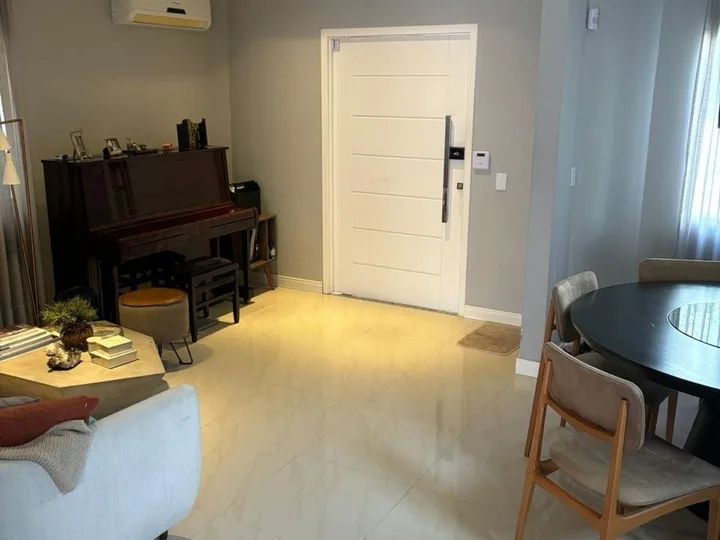 Casa em Condomínio 3 dormitórios em Ariribá Balneário Camboriú