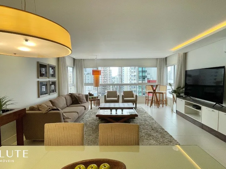Apartamento aluguel anual 3 suítes no Centro.