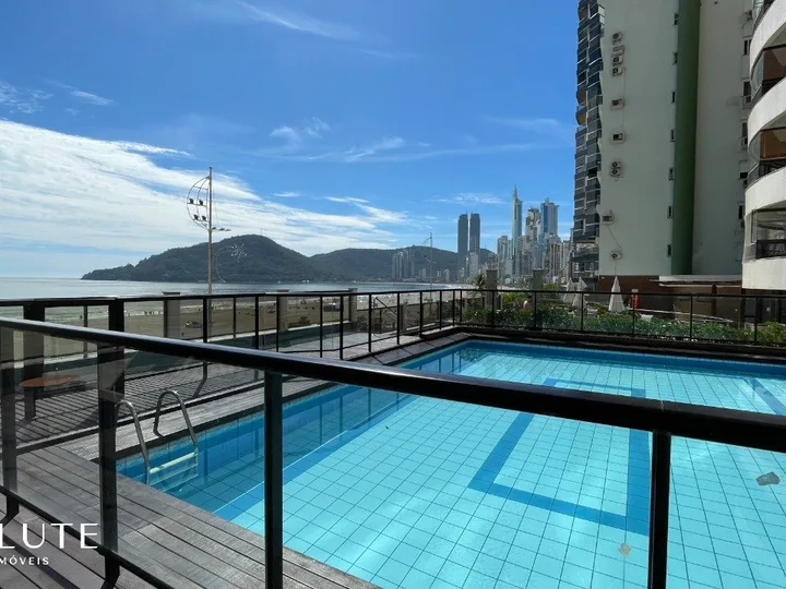 Apartamento à venda 3 Dormitórios no Centro.