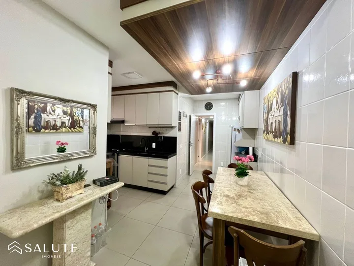 Apartamento à venda com 3 dormitórios no Centro