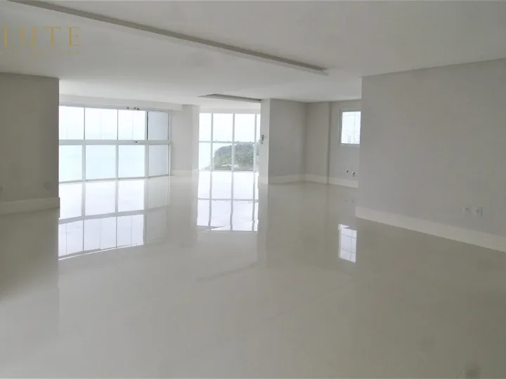 Apartamento à venda com 4 Suítes na Barra Sul