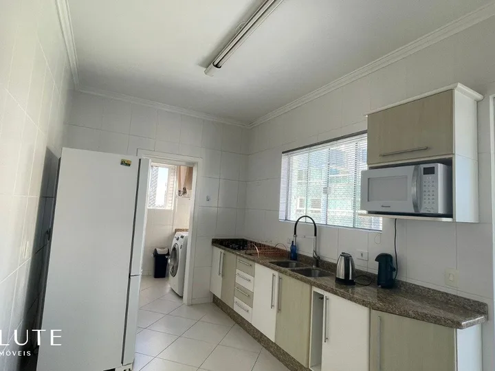 Apartamento á venda com 3 dormitórios Barra Sul.