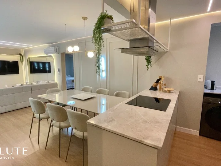Apartamento à venda com 2 dormitórios na Barra Sul