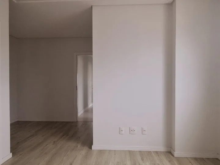 Apartamento à venda com 3 suítes na Barra Sul