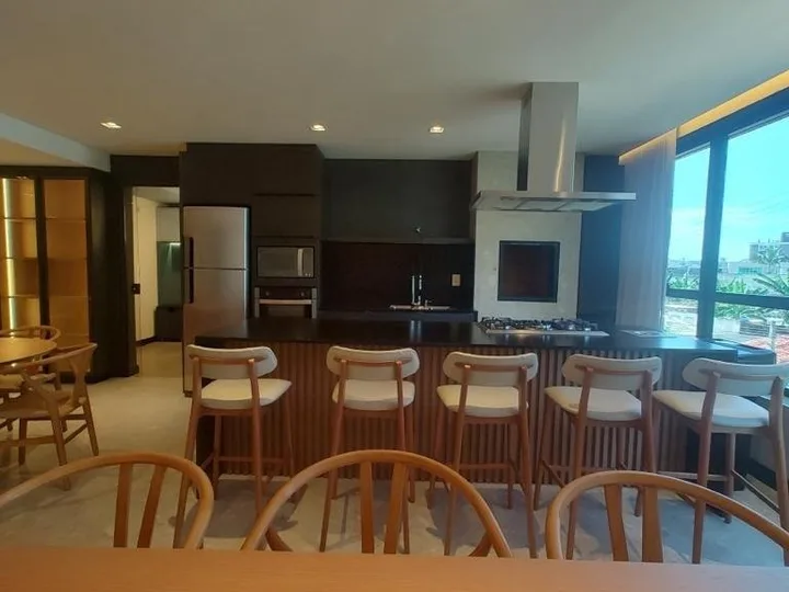 Apartamento com 2 Suítes em Balneário Camboriú