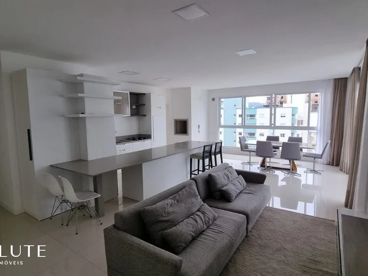 Apartamento à venda com 3 suítes na Barra Sul